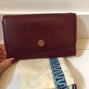 NWOT Red Tory Burch Robinson Clutch Wallet